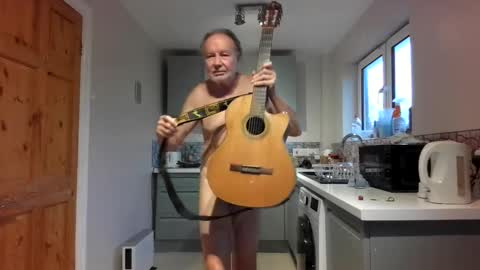 Snapshot of jimmybenido chatting on October 13, 4:51 pm Jim Redgewell online show from October 13, 4:51 pm