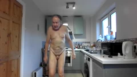 Snapshot of jimmybenido chatting on October 22, 4:40 pm Jim Redgewell online show from October 22, 4:40 pm