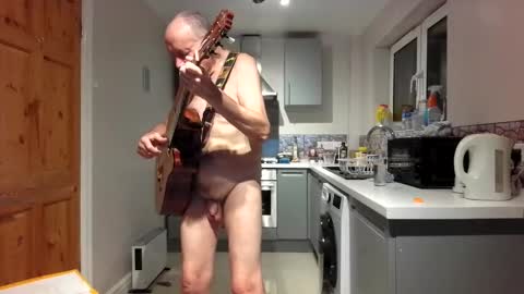 Snapshot of jimmybenido chatting on November 5, 5:35 pm Jim Redgewell online show from November 5, 5:35 pm