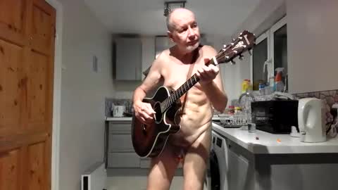 Snapshot of jimmybenido chatting on November 13, 5:45 pm Jim Redgewell online show from November 13, 5:45 pm