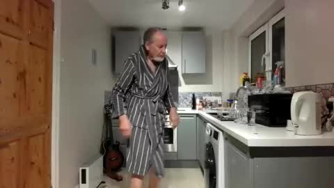 Snapshot of jimmybenido chatting on January 10, 5:37 pm Jim Redgewell online show from January 10, 5:37 pm