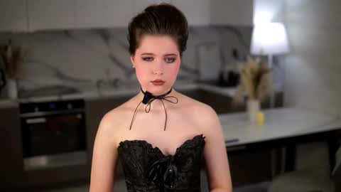 Aria online show from November 12, 2:28 pm