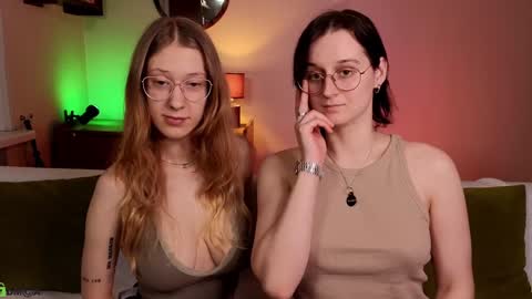 Snapshot of jitoon_exe chatting on January 19, 7:37 pm Hey Guys We are Julia ginger  Tina brunette online show from January 19, 7:37 pm
