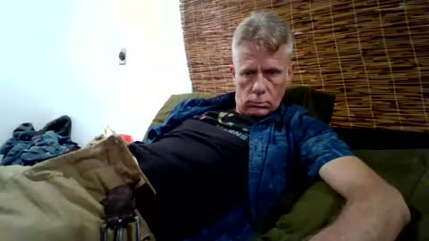 jizzmitten5 online show from July 16, 6:52 am