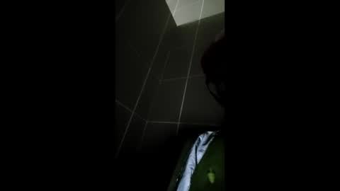 Snapshot of jjj963733 chatting on December 21, 11:39 am jjj963733 online show from December 21, 11:39 am