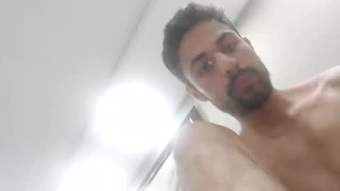 Snapshot of jjj963733 chatting on January 9, 7:04 pm jjj963733 online show from January 9, 7:04 pm