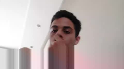 Snapshot of jjj963733 chatting on January 16, 12:42 pm jjj963733 online show from January 16, 12:42 pm