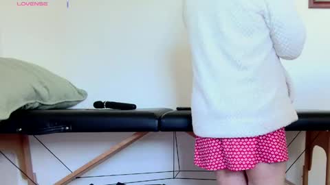 Nicole  Allen online show from May 11, 9:56 pm
