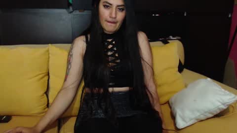 luuuuuuuuuu online show from December 2, 7:03 am