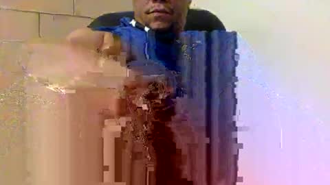 Snapshot of jln102004 chatting on February 18, 3:54 pm Holmesfifth online show from February 18, 3:54 pm