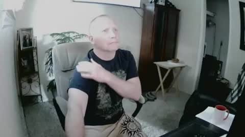 Snapshot of jlouton01 chatting on January 27, 3:39 pm kilroy online show from January 27, 3:39 pm