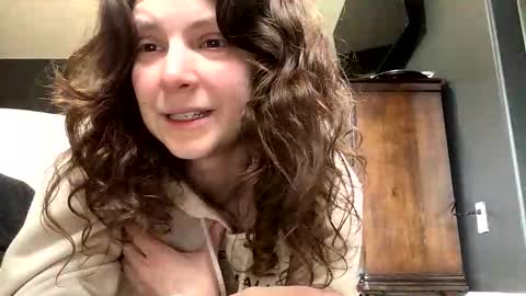 jlynn1997 online show from March 15, 11:55 pm