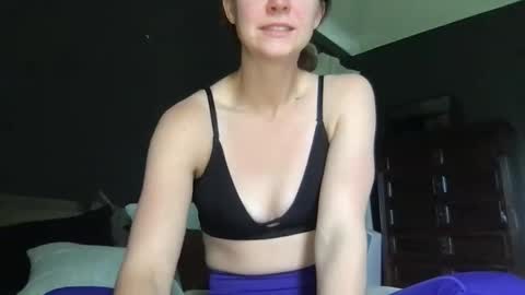 jlynn1997 online show from April 20, 6:42 pm