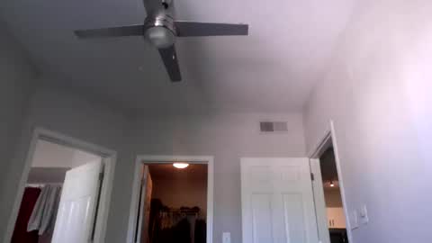 Snapshot of jmeaty5 chatting on October 15, 6:19 pm jmeaty5 online show from October 15, 6:19 pm