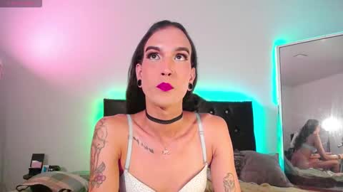 Joa Isaza     online show from January 17, 5:12 am