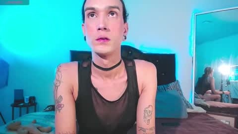 Joa Isaza     online show from February 24, 5:16 am