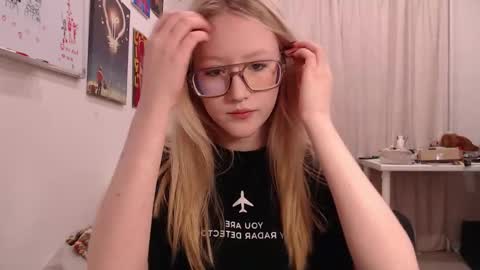 joan_kiss online show from October 3, 2:47 pm