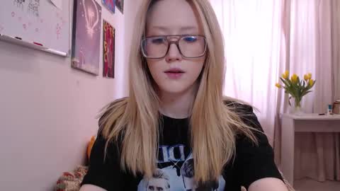 joan_kiss online show from March 7, 7:38 am