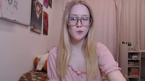 Snapshot of joan_kiss chatting on June 22, 1:30 pm joan_kiss online show from June 22, 1:30 pm