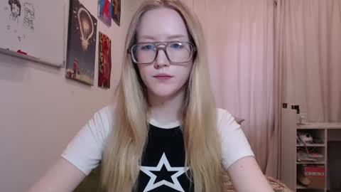 Snapshot of joan_kiss chatting on July 16, 7:36 am joan_kiss online show from July 16, 7:36 am
