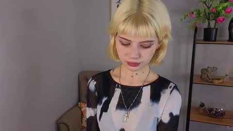 Snapshot of joan_lipse chatting on October 31, 8:37 am Sofia online show from October 31, 8:37 am