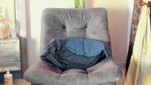 JOAN SAENZ online show from February 8, 2:58 am