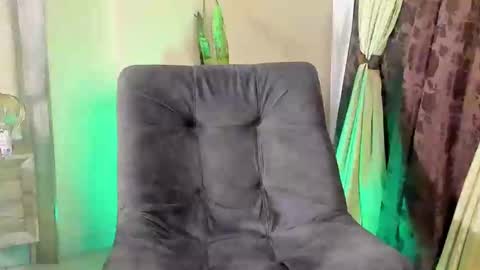 JOAN SAENZ online show from February 21, 10:59 pm