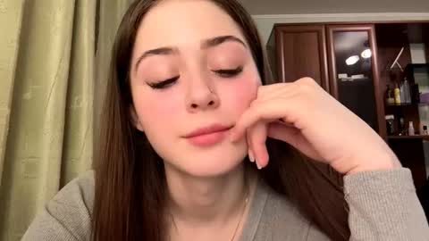 Adel online show from March 18, 7:39 pm