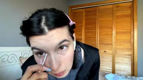 joanaphippin online show from May 17, 7:17 am