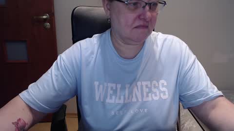 Snapshot of joannaandneighbour chatting on January 31, 8:32 am Joanna and Greg online show from January 31, 8:32 am