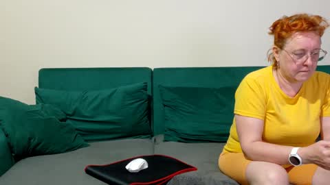 Snapshot of joannaandneighbour chatting on May 6, 9:14 am Joanna and Greg online show from May 6, 9:14 am