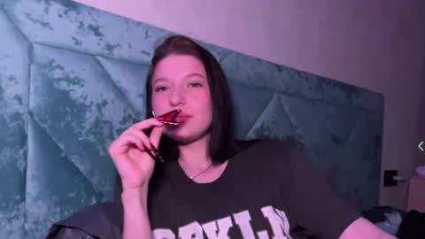 Sarah online show from March 17, 3:26 pm