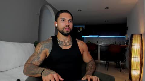 joe_esthetic online show from November 18, 8:35 pm