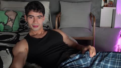 joe_steel1 online show from April 17, 12:57 am