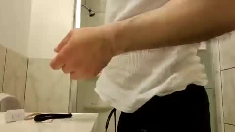 Snapshot of joel21t21868737 chatting on February 28, 1:15 am joel21t21868737 online show from February 28, 1:15 am