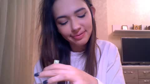 Jennifer online show from December 2, 5:19 pm