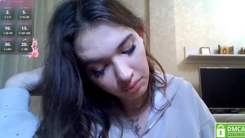 Jennifer online show from April 7, 6:52 pm