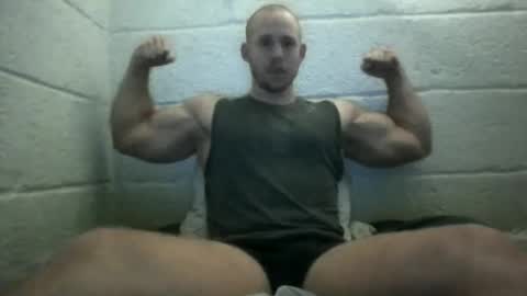 Snapshot of joeybanan chatting on March 6, 10:04 pm joeybanan online show from March 6, 10:04 pm