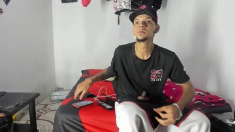 johan_and_antonella online show from March 29, 6:35 am