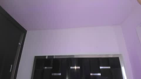 Snapshot of johan_bigcock999 chatting on May 15, 7:43 pm johan_bigcock999 online show from May 15, 7:43 pm