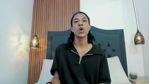 Johan  online show from May 4, 11:39 am