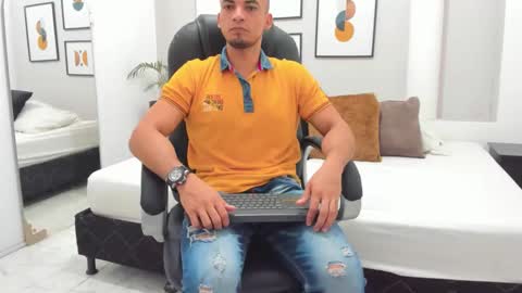 johan online show from November 28, 6:32 pm