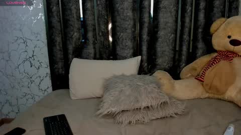 johana fox online show from February 11, 10:15 am