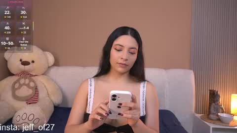 Snapshot of johana_fox_ chatting on June 12, 5:23 pm johana fox online show from June 12, 5:23 pm