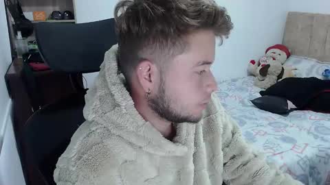 JOHAN independient model online show from December 30, 1:36 pm