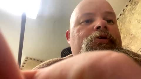 Snapshot of john40a chatting on January 14, 1:26 am John online show from January 14, 1:26 am