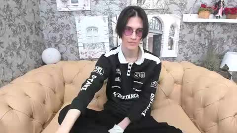 john__strong online show from June 25, 2:32 pm
