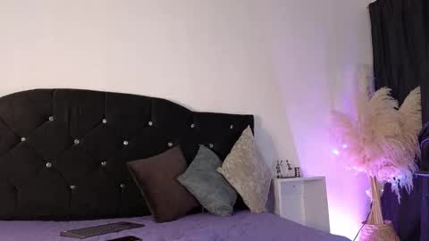 John  online show from October 25, 11:07 am