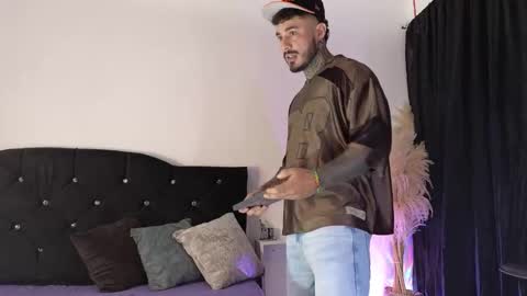 John  online show from October 29, 11:23 am