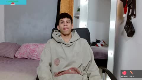 john_ssnow29 online show from January 5, 8:42 pm